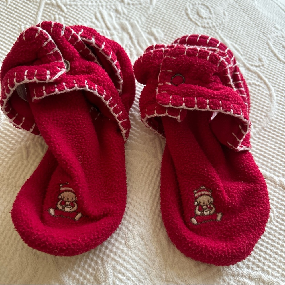 Janie and Jack red size 7 Fleece Slippers with Embroidered Design